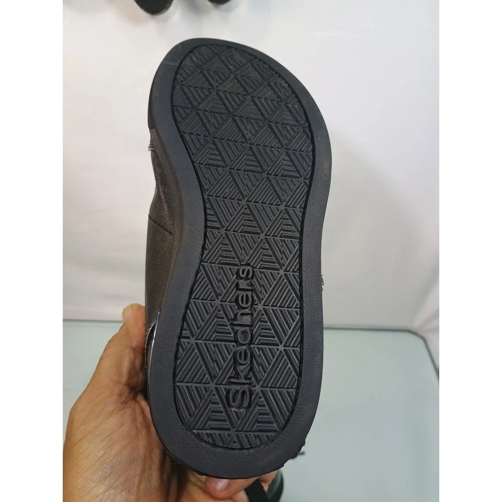 Skechers product pair